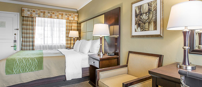 Comfort inn Carmel by the Sea Non smoking Queen Bed , California